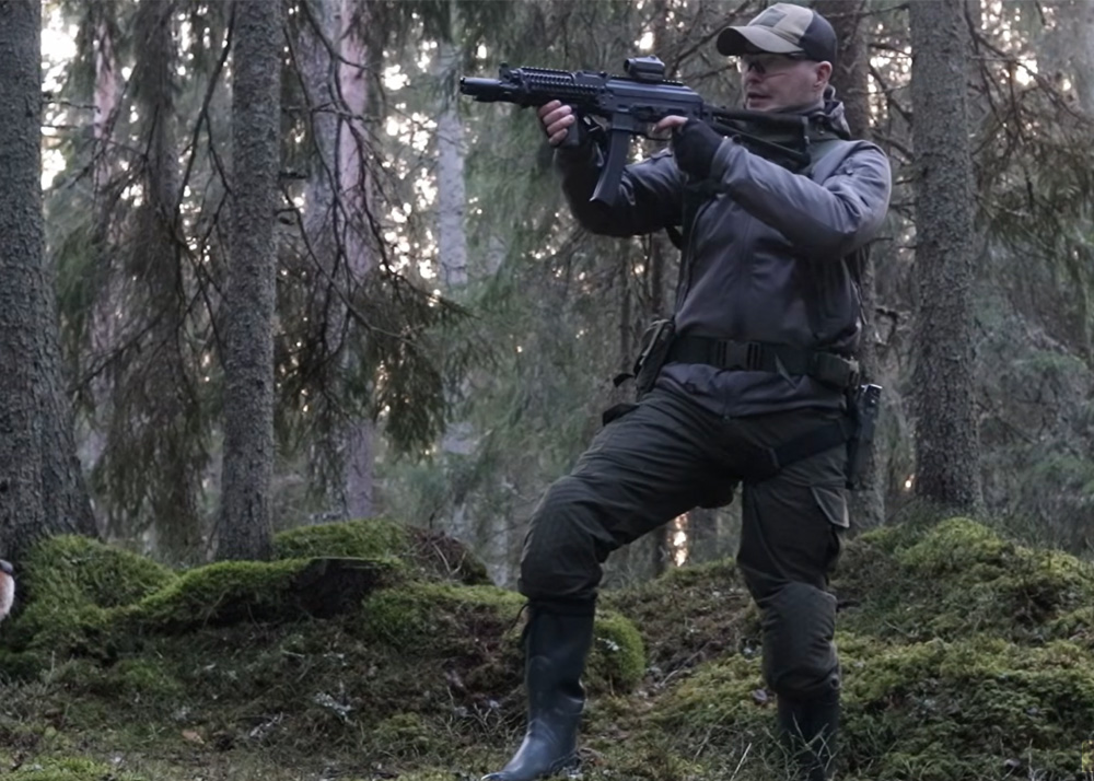 Mr. Duffo Airsoft PP-19 With A Critical Issue