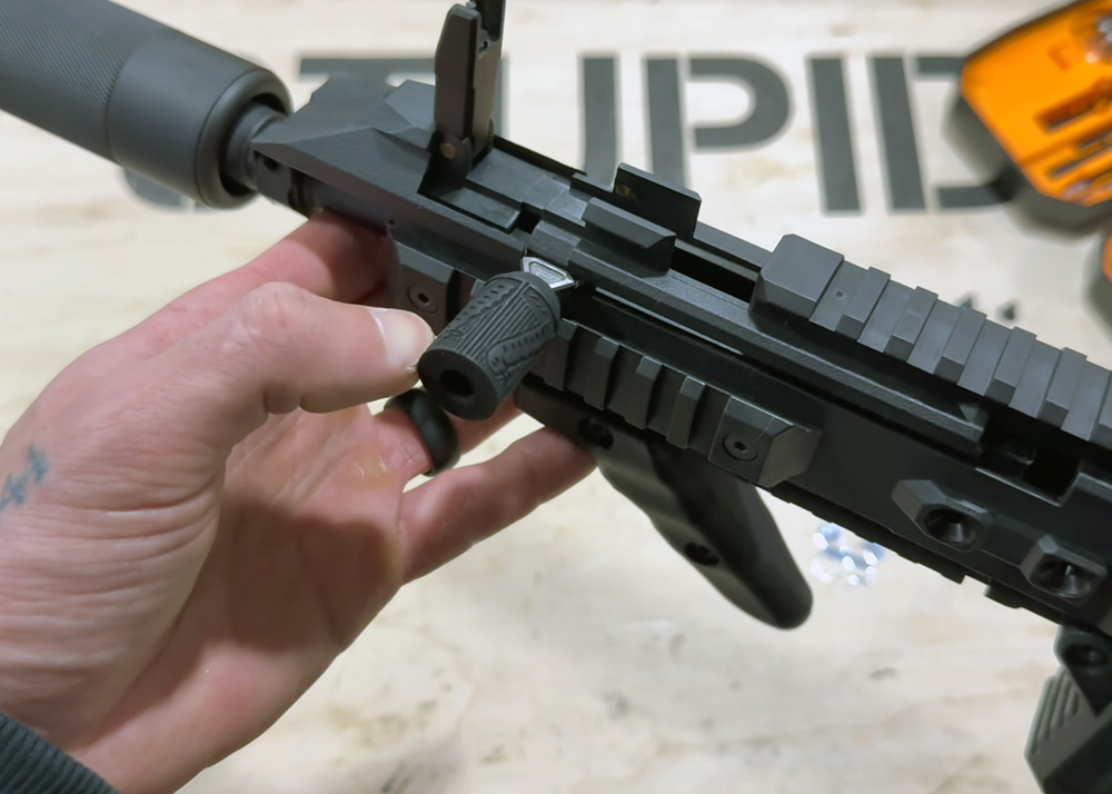 Stupid Airsoft Installing The RogueWorx CNC Charging Handle