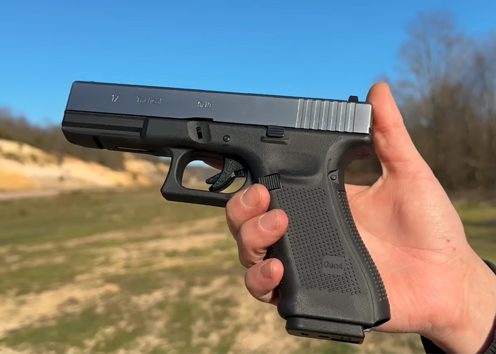 DeltaSays' WE Airsoft Glock 17 Silver Review