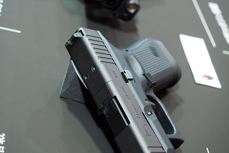Tokyo Marui G19 Gen 5 GBB Pistol 05