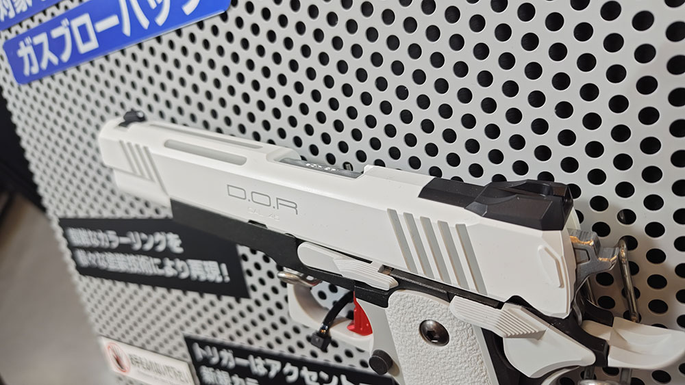 Tokyo Marui Hi-Capa White D.O.R. Gas Blowback Pistol 03