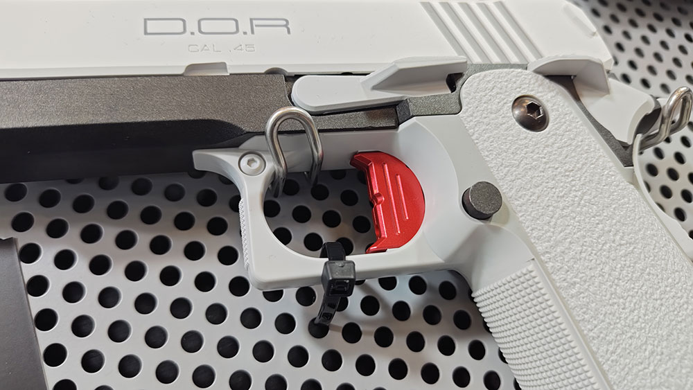 Tokyo Marui Hi-Capa White D.O.R. Gas Blowback Pistol 04